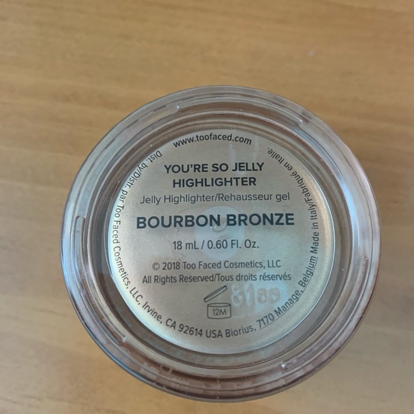 Too Faced Jelly highlighter in bourbon bronze - Picture 3 of 3